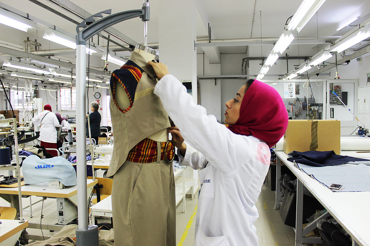 Photo: GIZ: Sewing and cutting courses for women 1