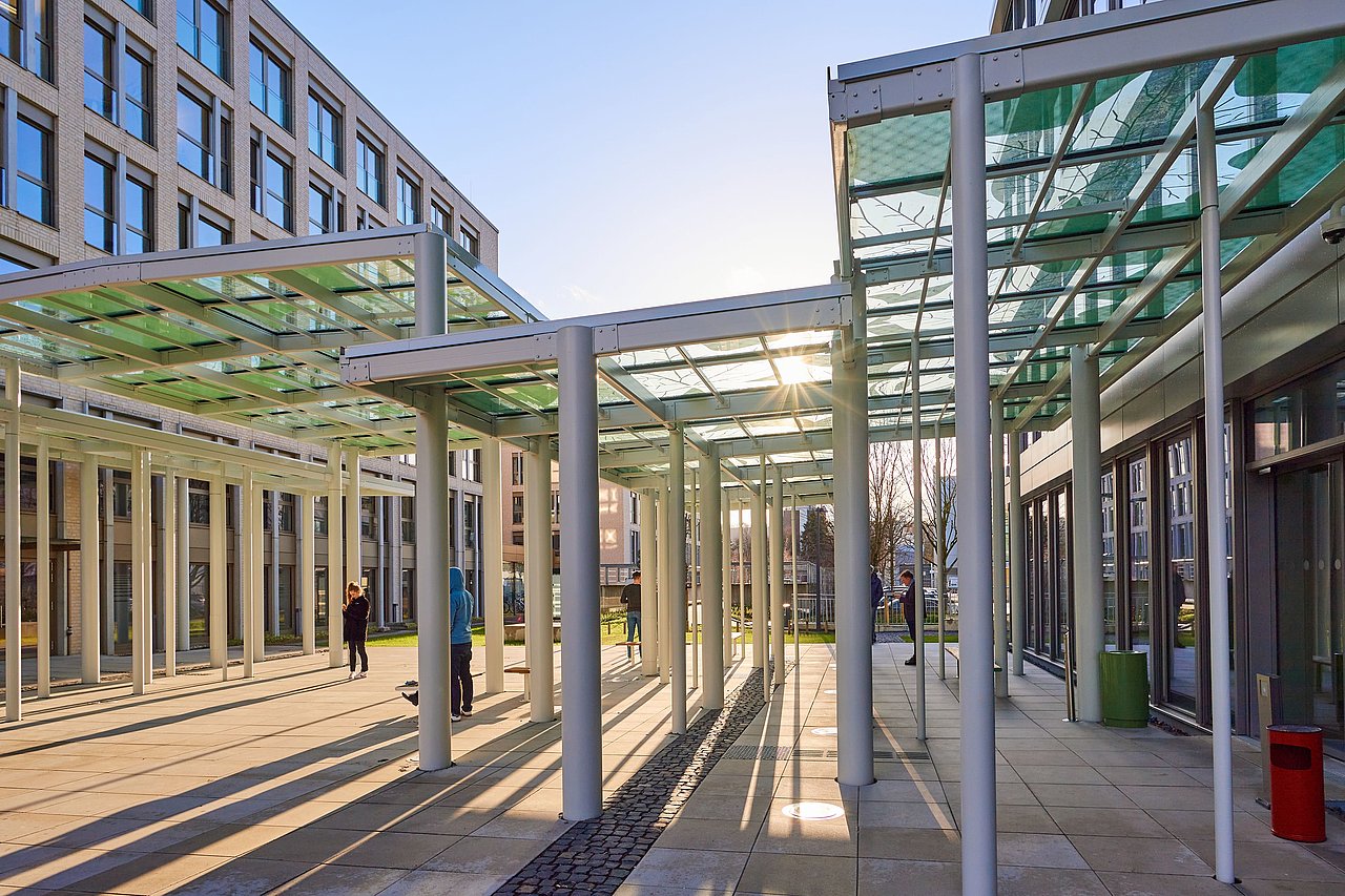 Photo: GIZ: Corporate sustainability entrance area building glass