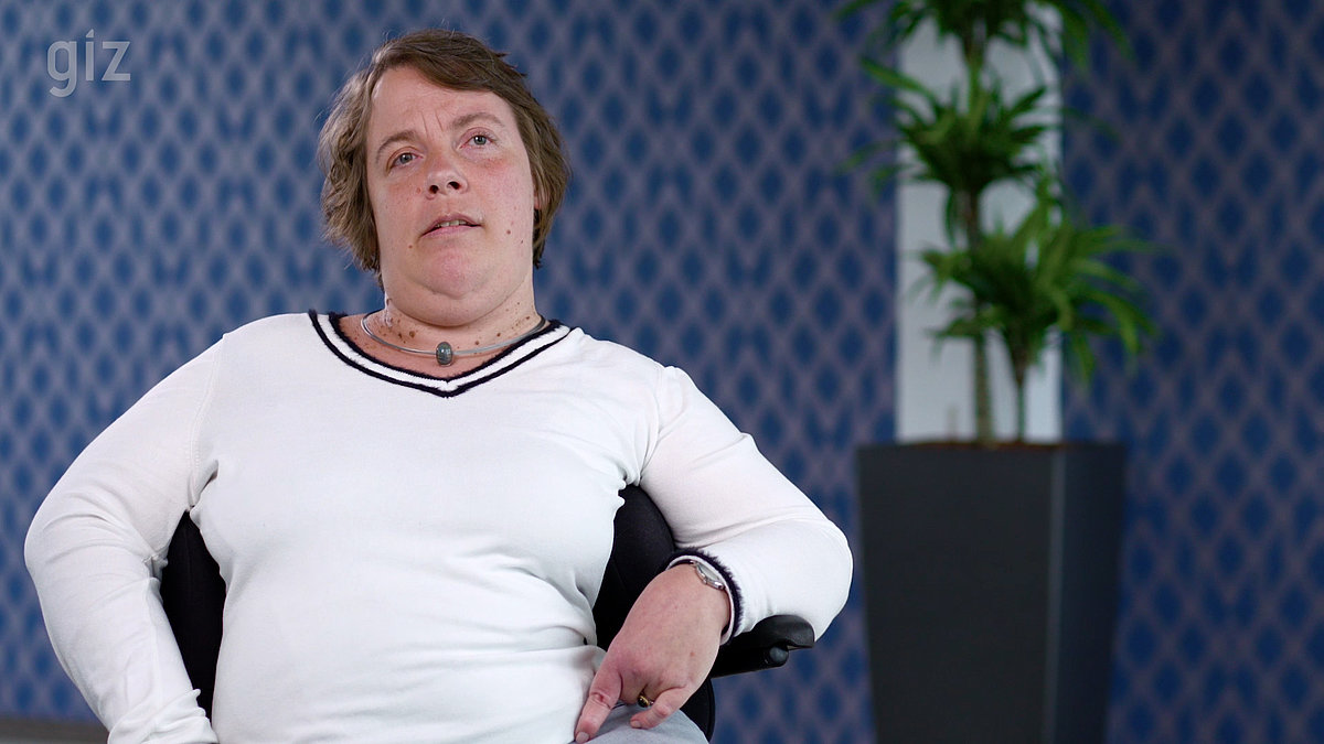 Portrait photo: Helle Deertz.