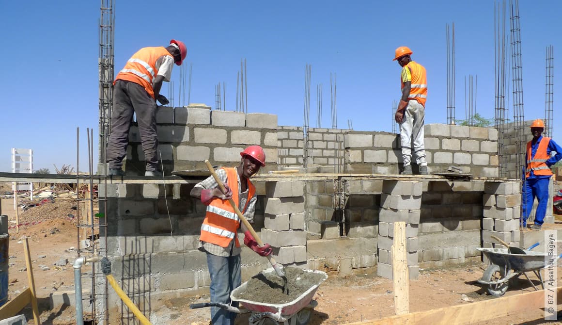 content_unsere-arbeit_flucht_transitrouten_latrines